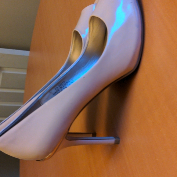 Shoes - Picture 2 of 4